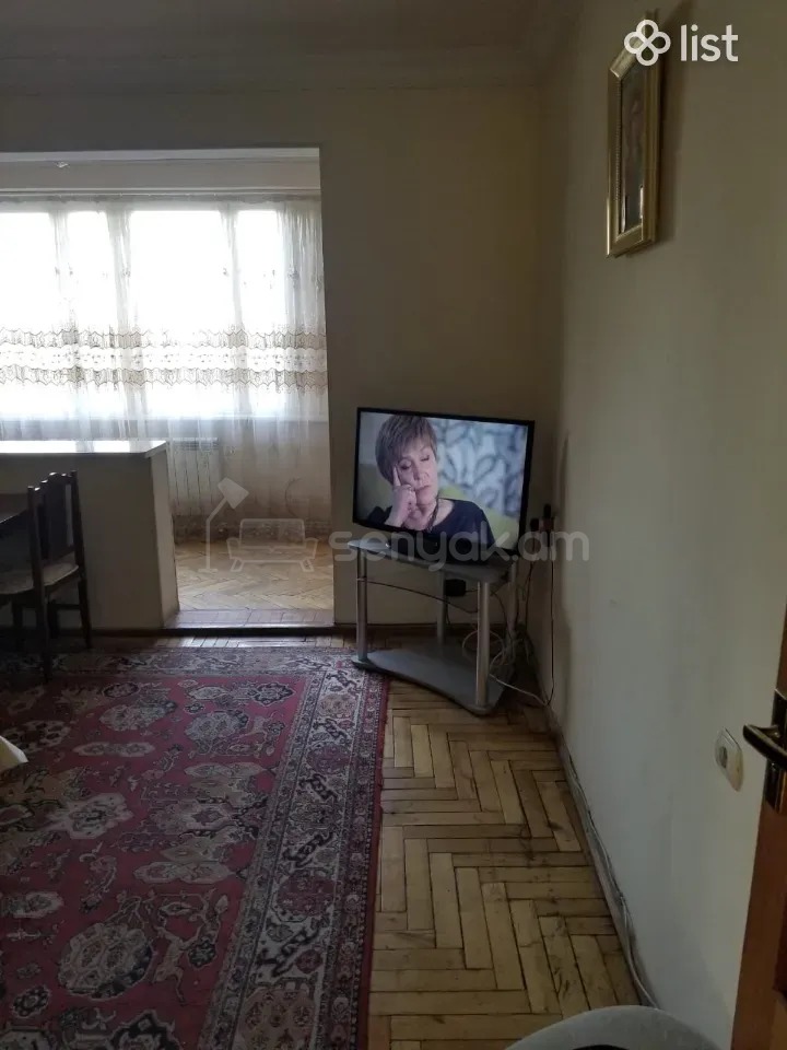 3 Սենյականոց Բնակարան Քարե Շենքում, 78քմ, 3/5 հարկ, Նորմալ Վիճակում, Կահավորված, Արևկող