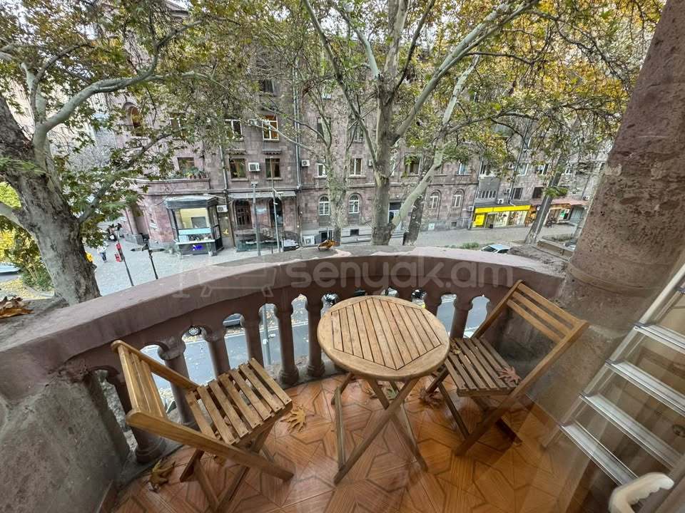 2 Սենյականոց Բնակարան Քարե Շենքում, 64քմ, 3/5 հարկ, Կապիտալ Վերանորոգված