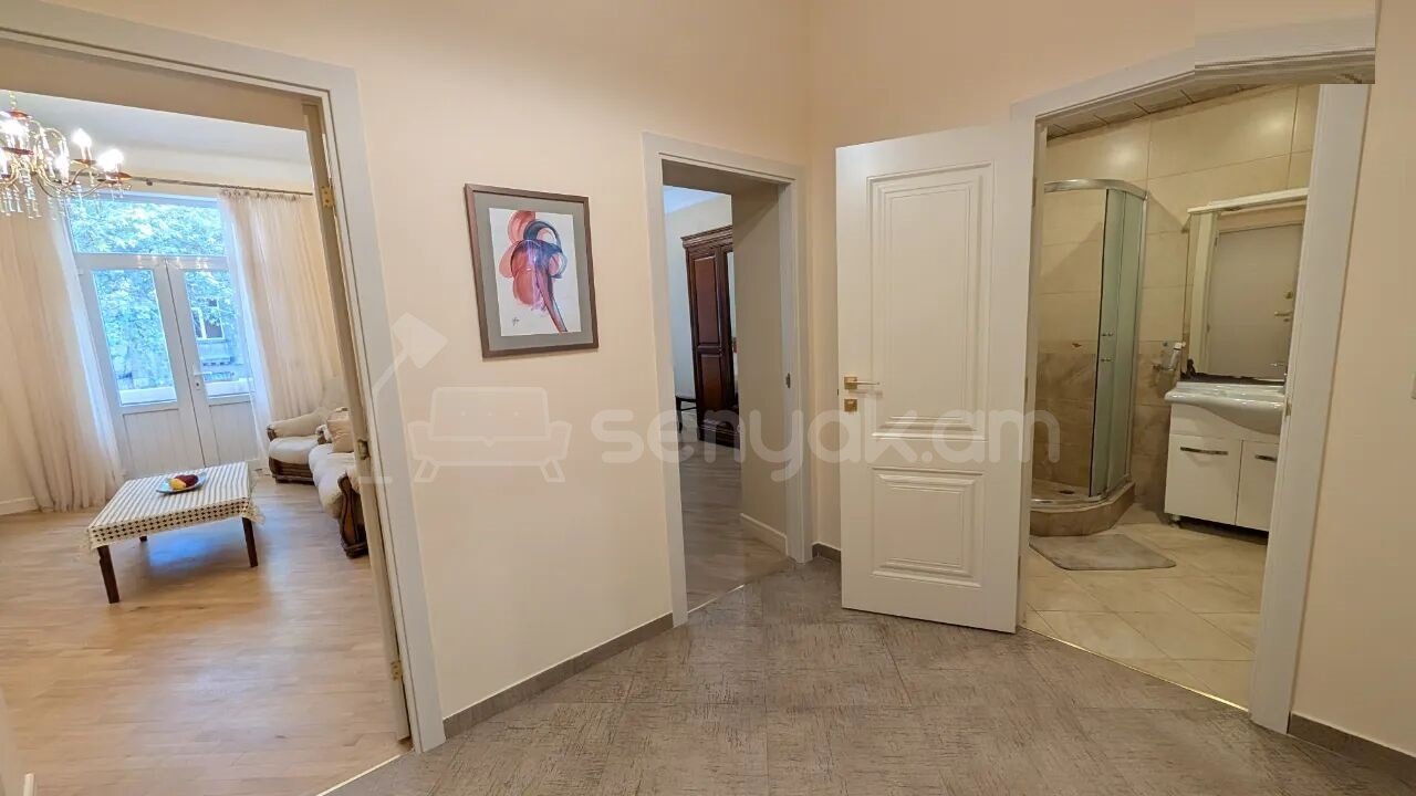 2 Սենյականոց Բնակարան Քարե Շենքում, 64քմ, 3/5 հարկ, Կապիտալ Վերանորոգված