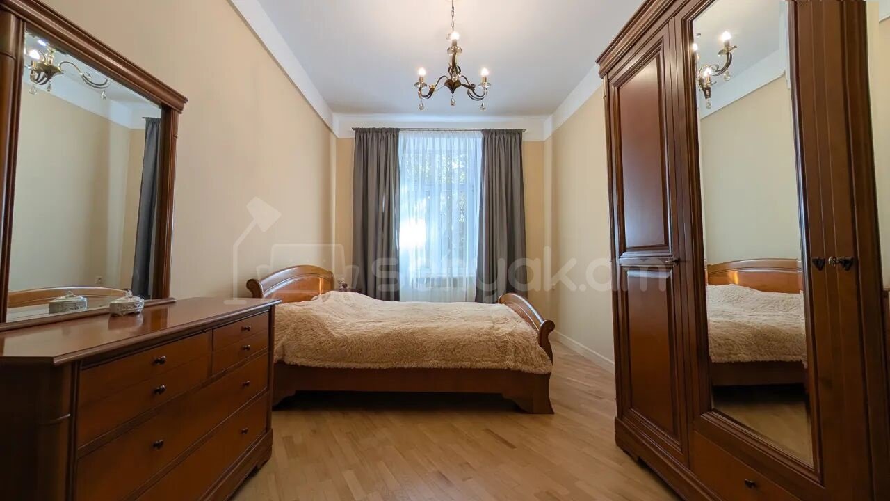 2 Սենյականոց Բնակարան Քարե Շենքում, 64քմ, 3/5 հարկ, Կապիտալ Վերանորոգված