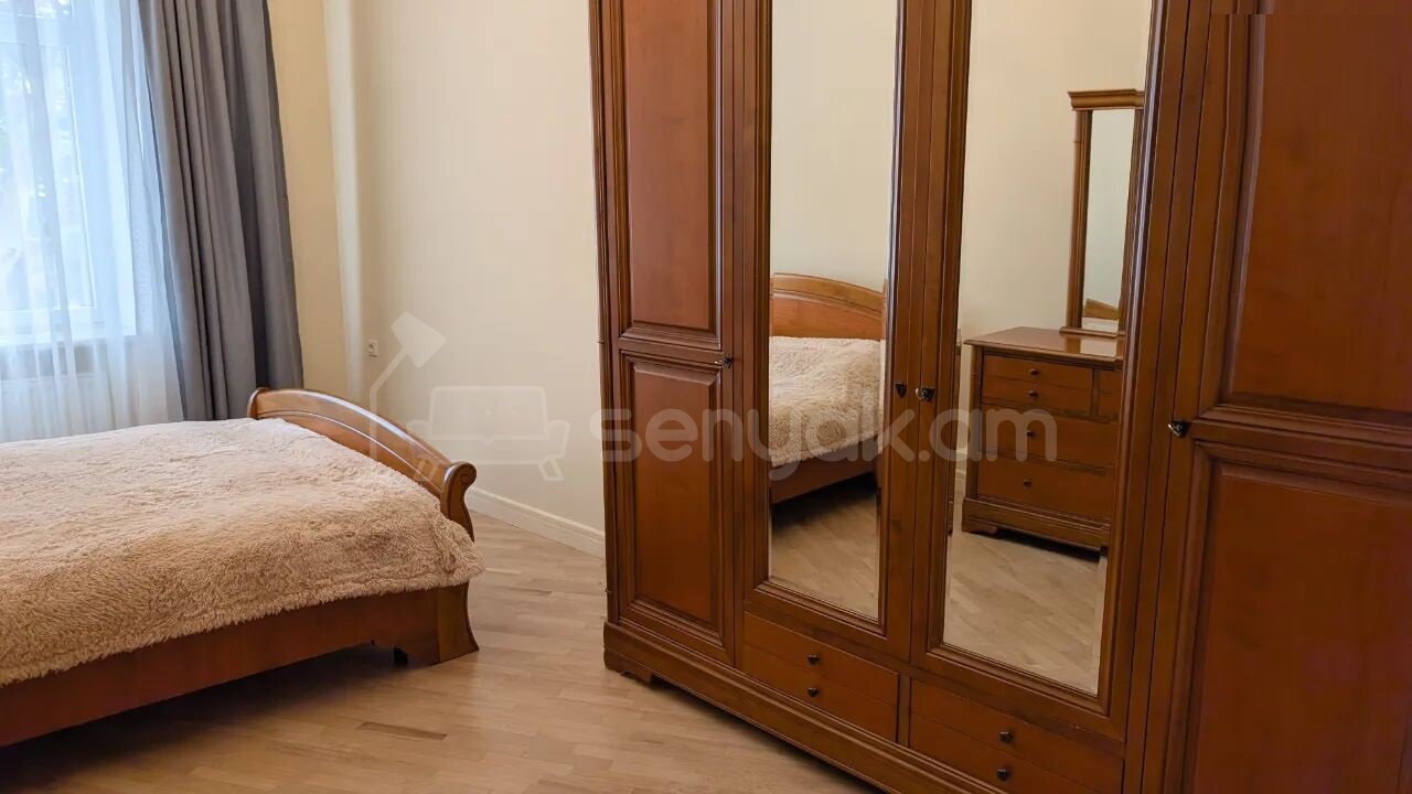 2 Սենյականոց Բնակարան Քարե Շենքում, 64քմ, 3/5 հարկ, Կապիտալ Վերանորոգված