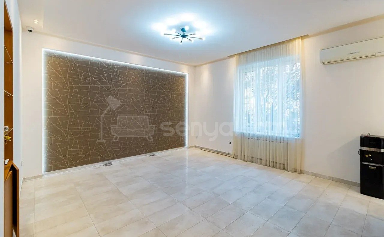 3 Սենյականոց Բնակարան Քարե Շենքում, 107քմ, 2/5 հարկ, Դիզայներական Վերանորոգված