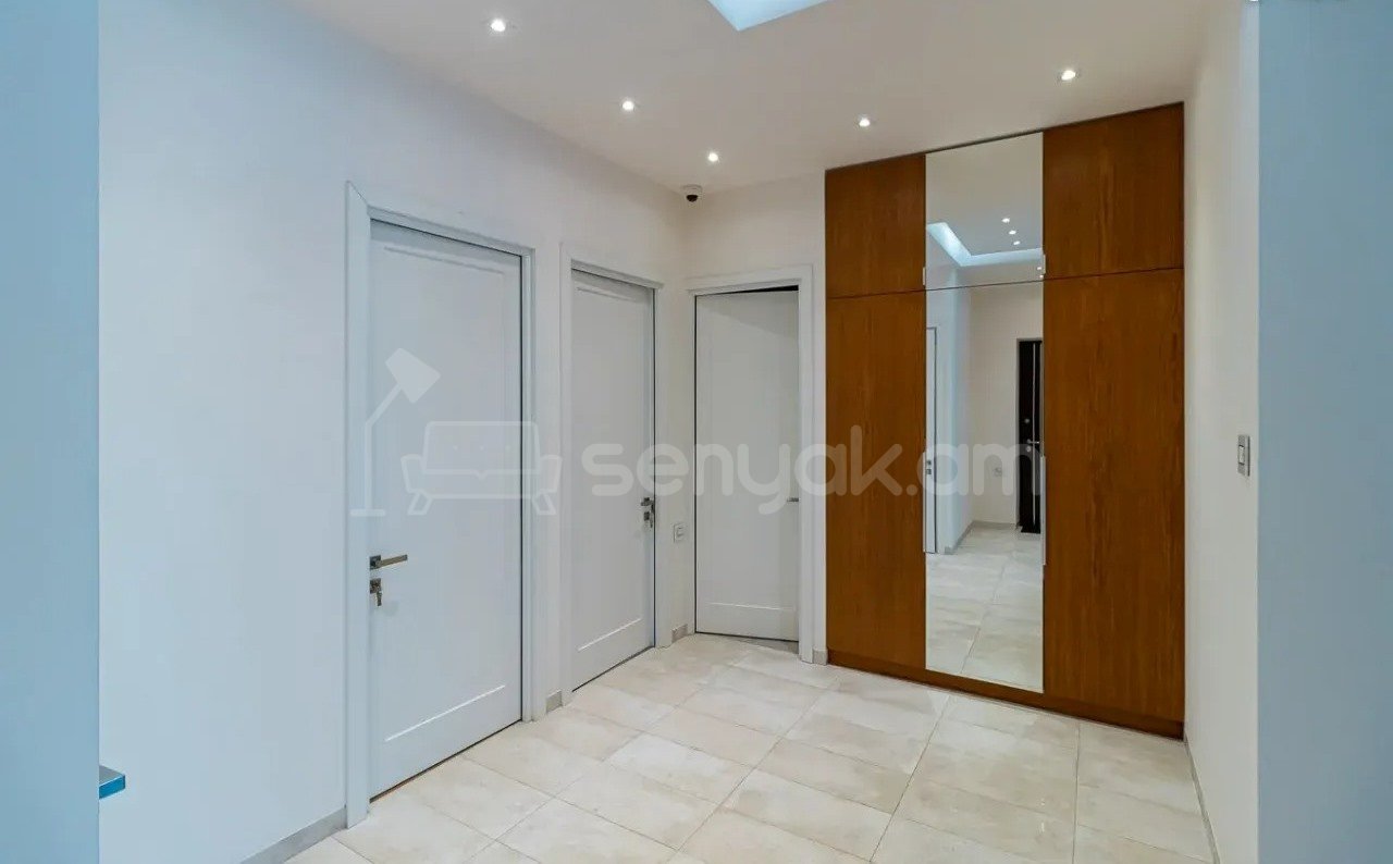 3 Սենյականոց Բնակարան Քարե Շենքում, 107քմ, 2/5 հարկ, Դիզայներական Վերանորոգված