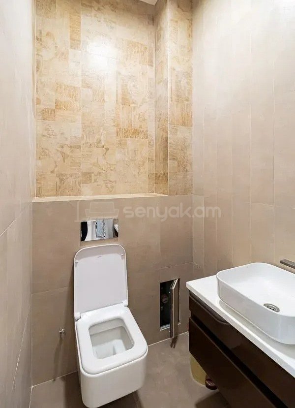 3 Սենյականոց Բնակարան Քարե Շենքում, 107քմ, 2/5 հարկ, Դիզայներական Վերանորոգված