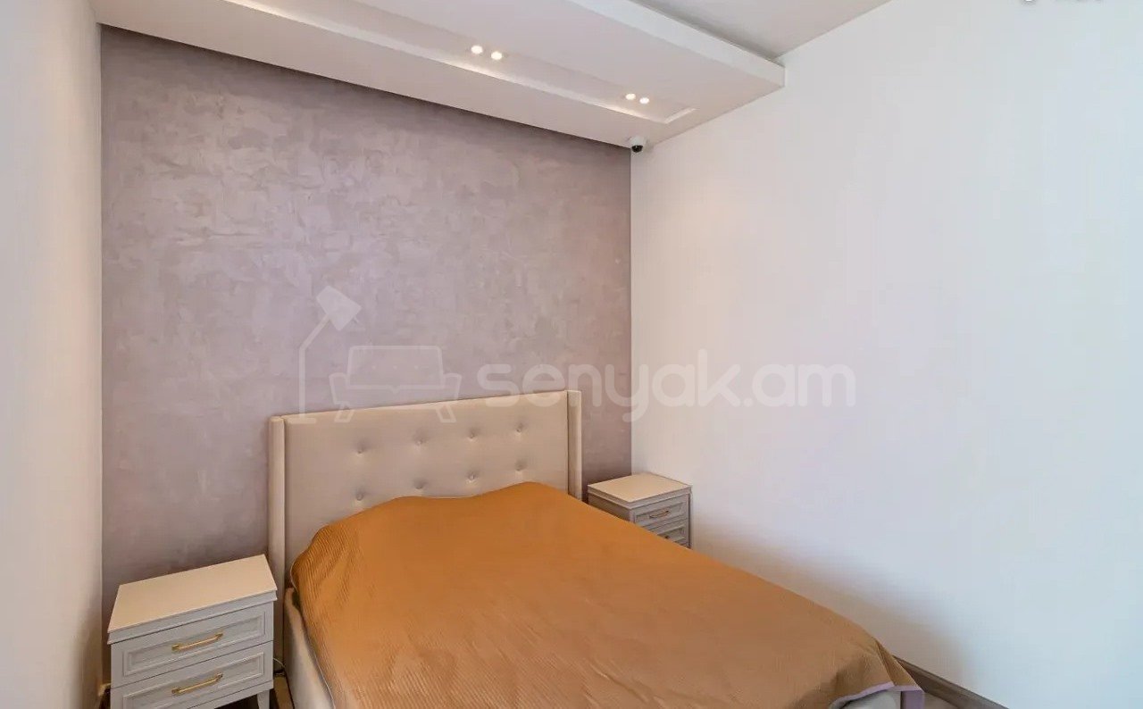 3 Սենյականոց Բնակարան Քարե Շենքում, 107քմ, 2/5 հարկ, Դիզայներական Վերանորոգված