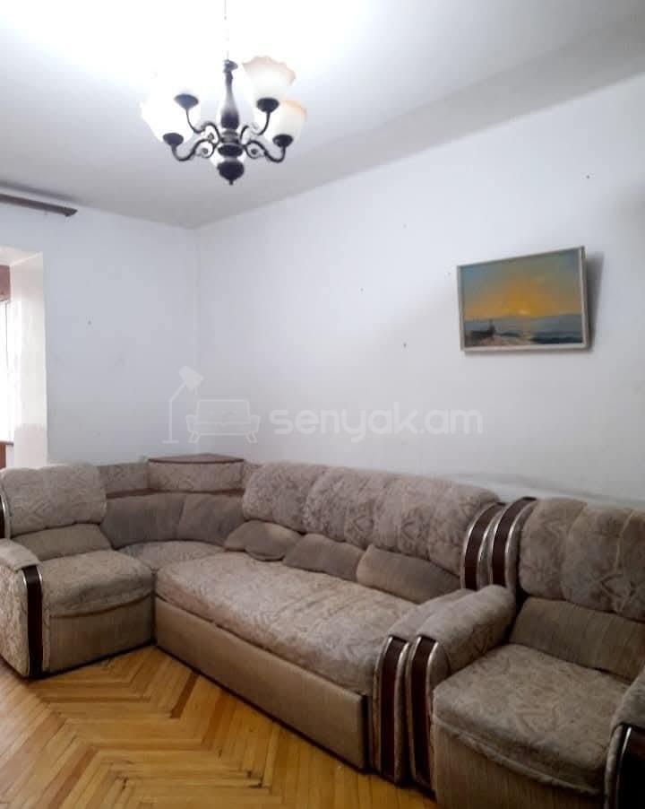 1 Սենյականոց Բնակարան Քարե Շենքում, 48քմ, 5/5 հարկ, Նորմալ Վիճակում, Կահավորված, Արևկող