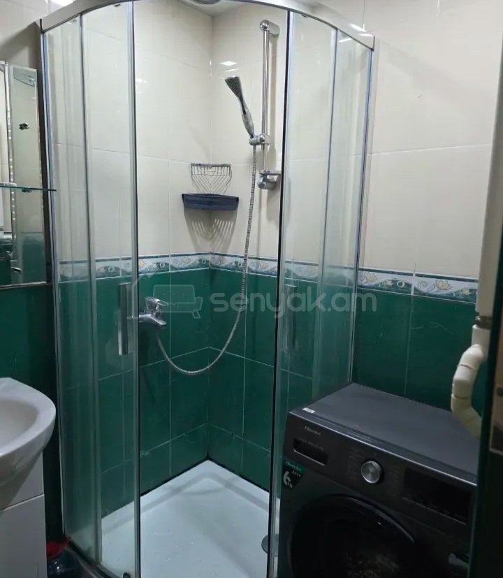 2 Սենյականոց Բնակարան Քարե Շենքում, 48քմ, 3/5 հարկ, Կապիտալ Վերանորոգված, Կահավորված, Արևկող