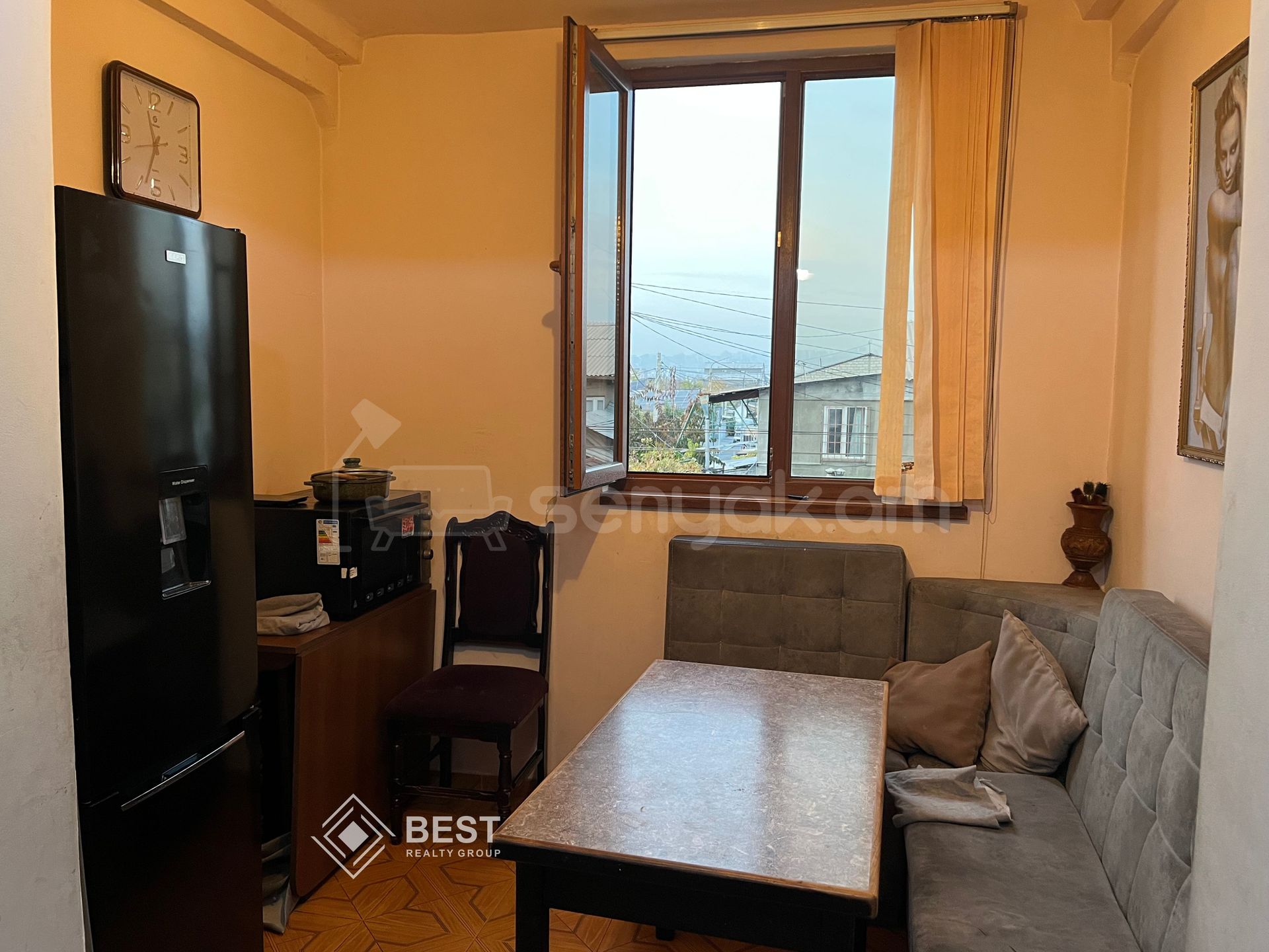 2 Սենյականոց Բնակարան Քարե Շենքում, 59քմ, 2/4 հարկ, Կոսմետիկ Վերանորոգված