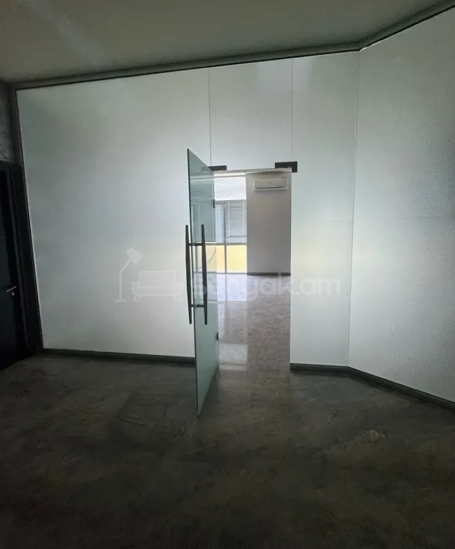 Օֆիսային Տարածք, 806քմ, Կապիտալ Վերանորոգված