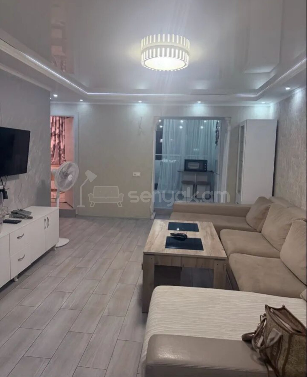 3 Սենյականոց Բնակարան Քարե Շենքում, 60քմ, 3/4 հարկ, Կապիտալ Վերանորոգված, Կահավորված, Արևկող