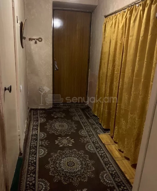 1 Սենյականոց Բնակարան Քարե Շենքում, 48քմ, 1/5 հարկ, Պետական Վիճակում