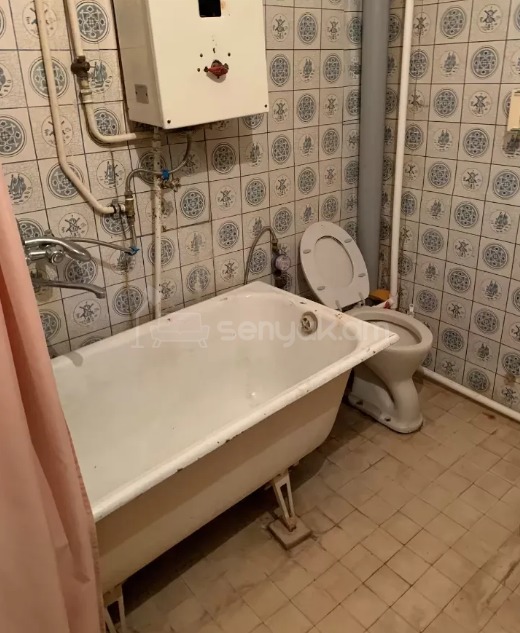 1 Սենյականոց Բնակարան Քարե Շենքում, 48քմ, 1/5 հարկ, Պետական Վիճակում