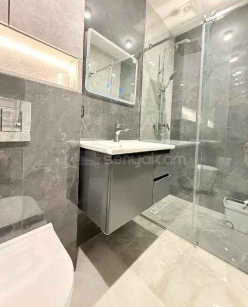 2 Սենյականոց Բնակարան, 50քմ, 5/18 հարկ, Դիզայներական Վերանորոգված, Կահավորված, Արևկող