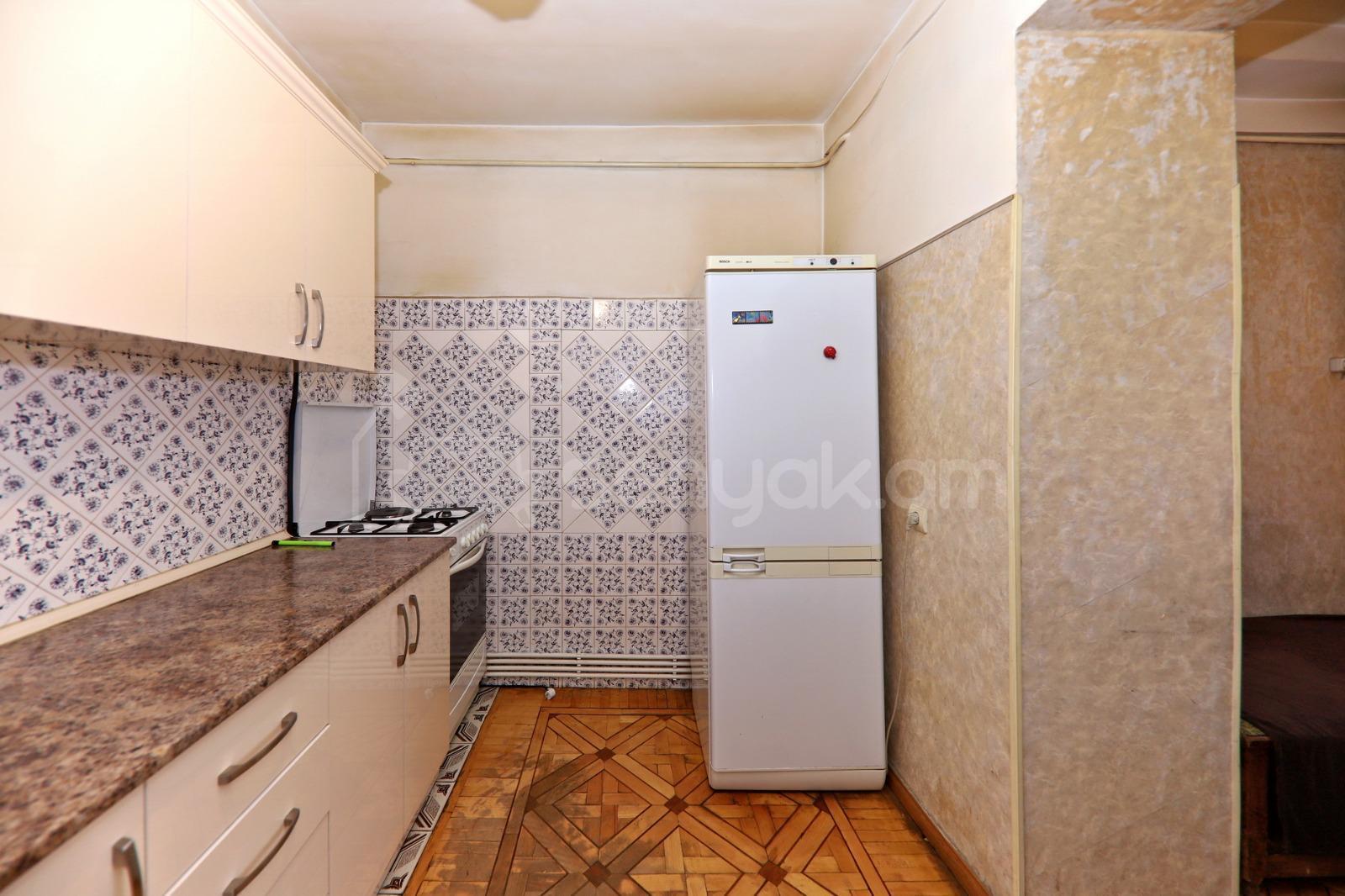 1 Սենյականոց Բնակարան Քարե Շենքում, 45քմ, 3/5 հարկ, Կոսմետիկ Վերանորոգված