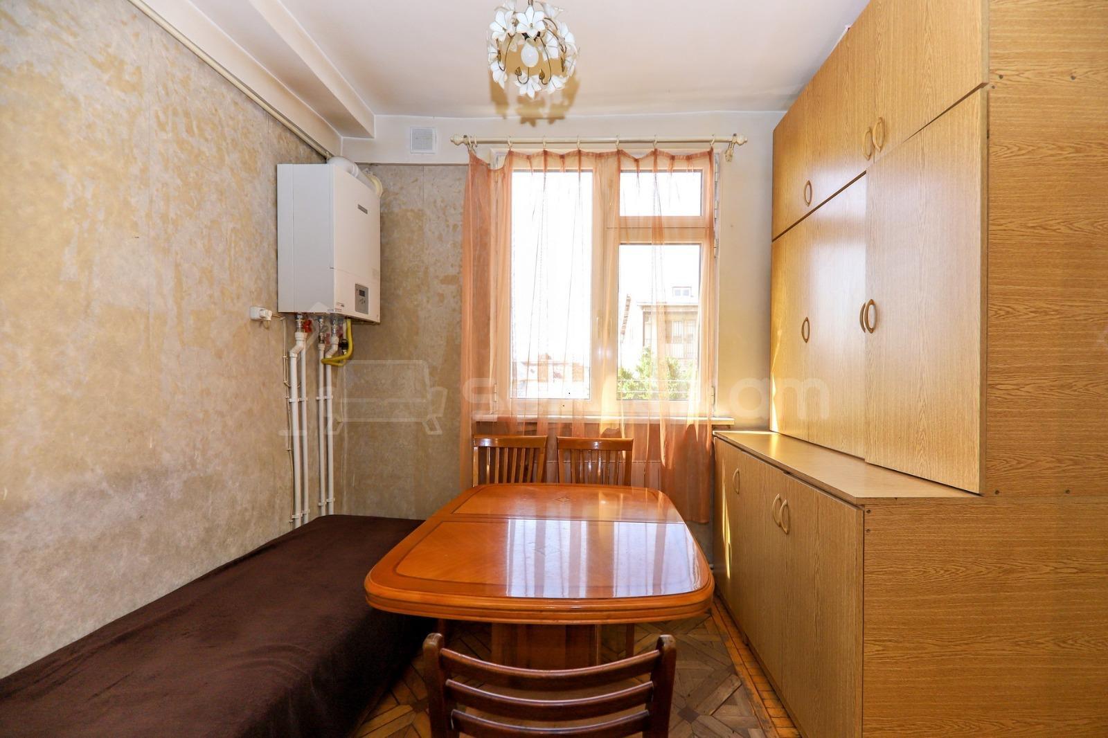 1 Սենյականոց Բնակարան Քարե Շենքում, 45քմ, 3/5 հարկ, Կոսմետիկ Վերանորոգված