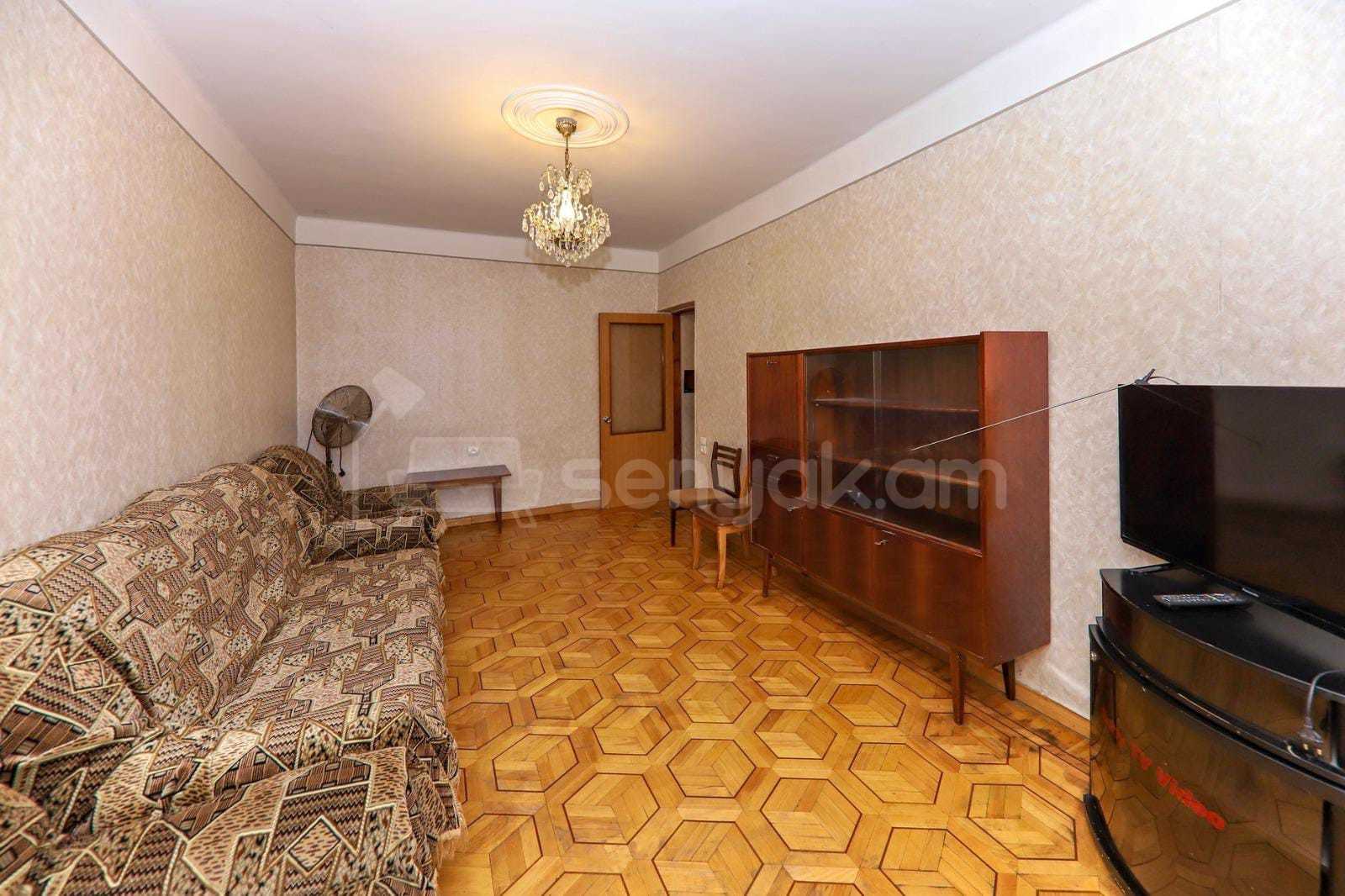 1 Սենյականոց Բնակարան Քարե Շենքում, 45քմ, 3/5 հարկ, Կոսմետիկ Վերանորոգված