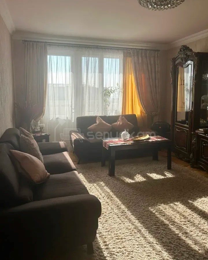 3 Սենյականոց Բնակարան, 80քմ, 8/9 հարկ, Նորմալ Վիճակում