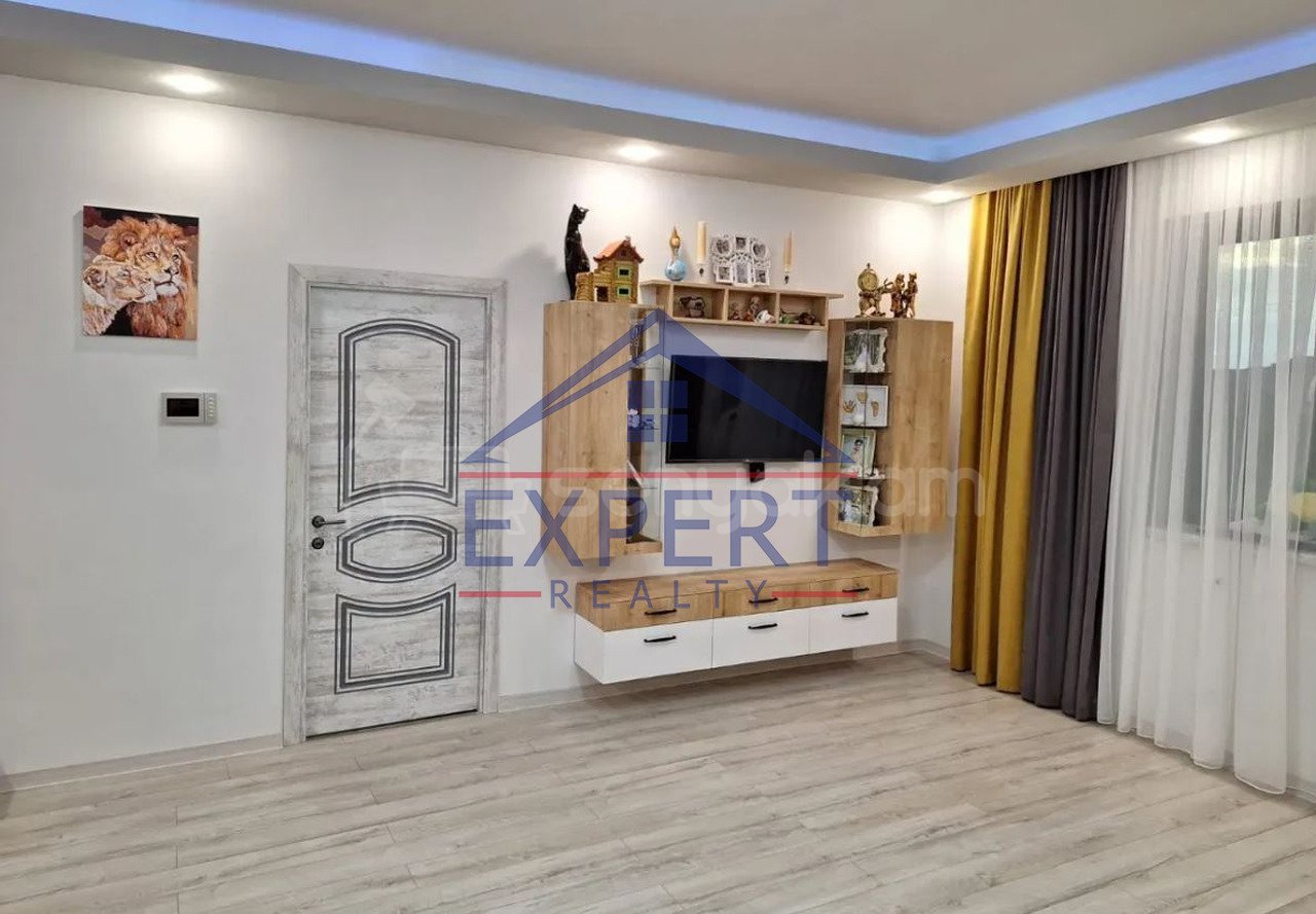 5 Սենյականոց Սեփական Տուն, 201քմ, Կապիտալ Վերանորոգված, Ավտոտնակով