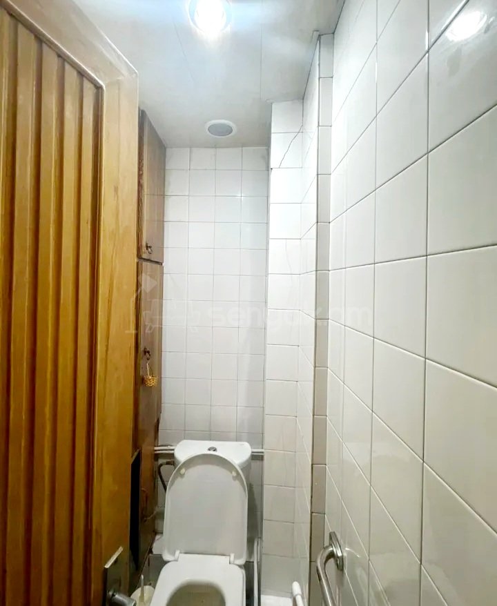 2 Սենյականոց Բնակարան, 70քմ, 3/9 հարկ, Նորմալ Վիճակում, Կահավորված, Արևկող