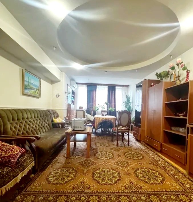 2 Սենյականոց Բնակարան, 70քմ, 3/9 հարկ, Նորմալ Վիճակում, Կահավորված, Արևկող