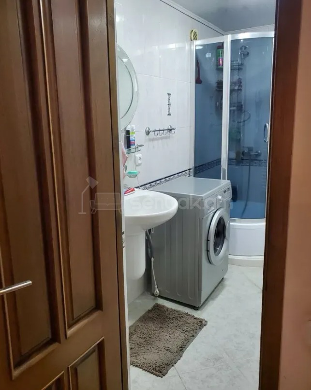 4 Սենյականոց Բնակարան, 120քմ, 3/13 հարկ, Կապիտալ Վերանորոգված