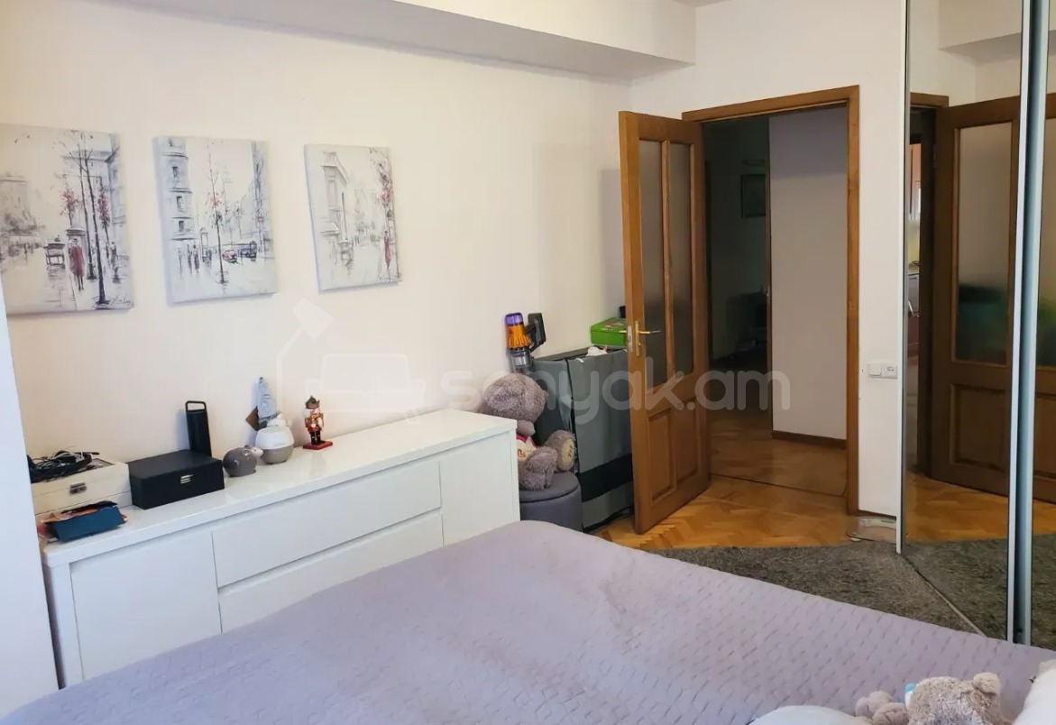 4 Սենյականոց Բնակարան, 120քմ, 3/13 հարկ, Կապիտալ Վերանորոգված