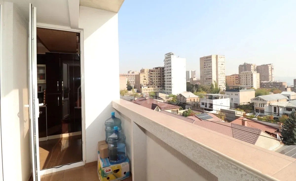 3 Սենյականոց Բնակարան, 80քմ, 8/9 հարկ, Կապիտալ Վերանորոգված