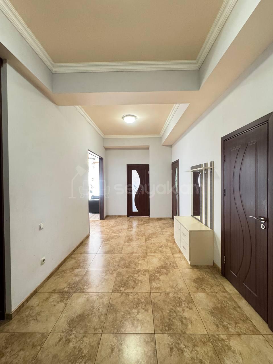 3 Սենյականոց Բնակարան, 110քմ, 8/14 հարկ, Դիզայներական Վերանորոգված, Կահավորված, Արևկող