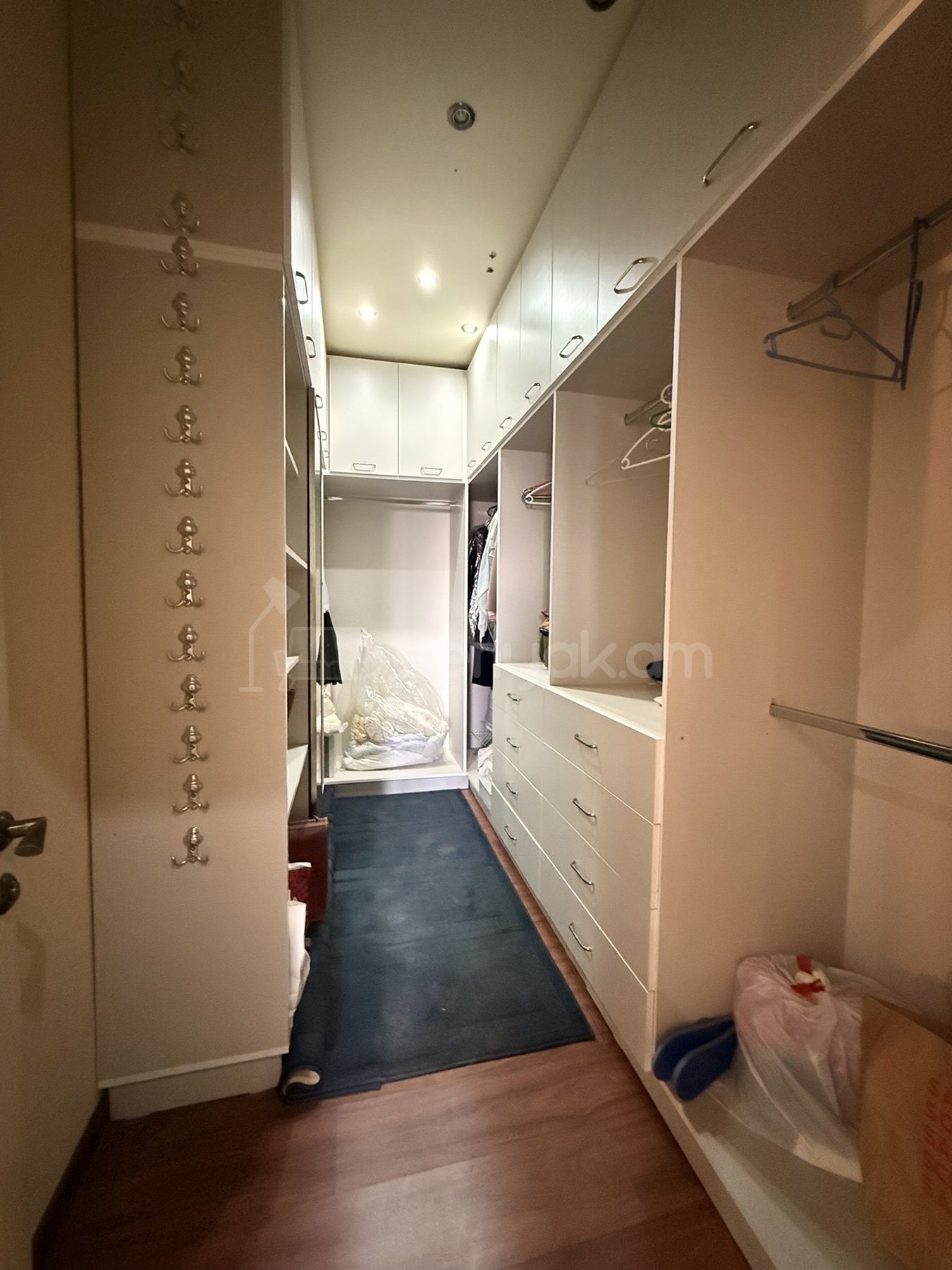 4 Սենյականոց Բնակարան Նորակառույցում, 202քմ, 9/22 հարկ, Կապիտալ Վերանորոգված