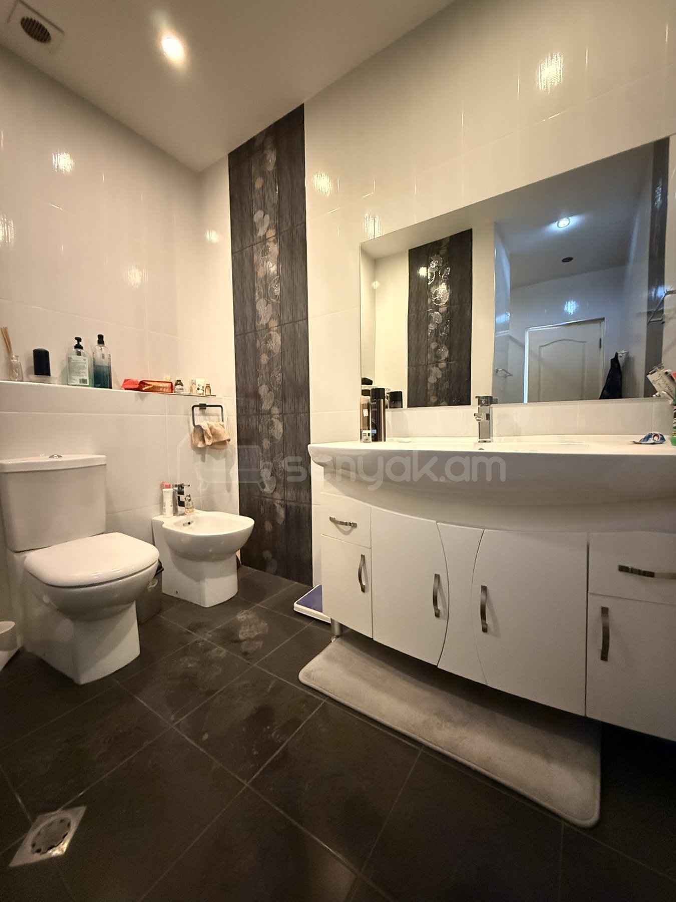 4 Սենյականոց Բնակարան Նորակառույցում, 202քմ, 9/22 հարկ, Կապիտալ Վերանորոգված