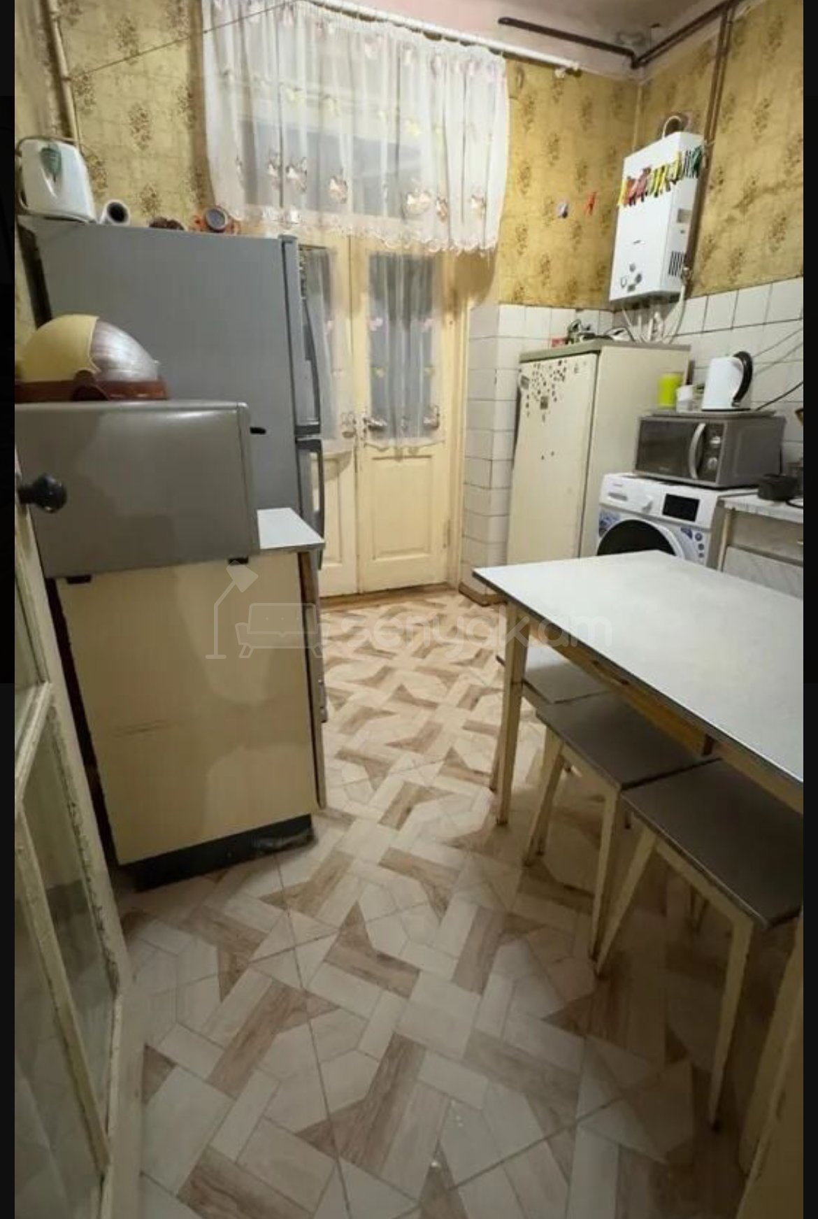 3 Սենյականոց Բնակարան Քարե Շենքում, 89քմ, 2/5 հարկ, Կապիտալ Վերանորոգված