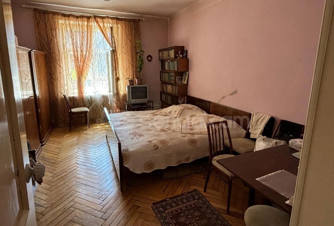 3 Սենյականոց Բնակարան Քարե Շենքում, 89քմ, 2/5 հարկ, Կապիտալ Վերանորոգված