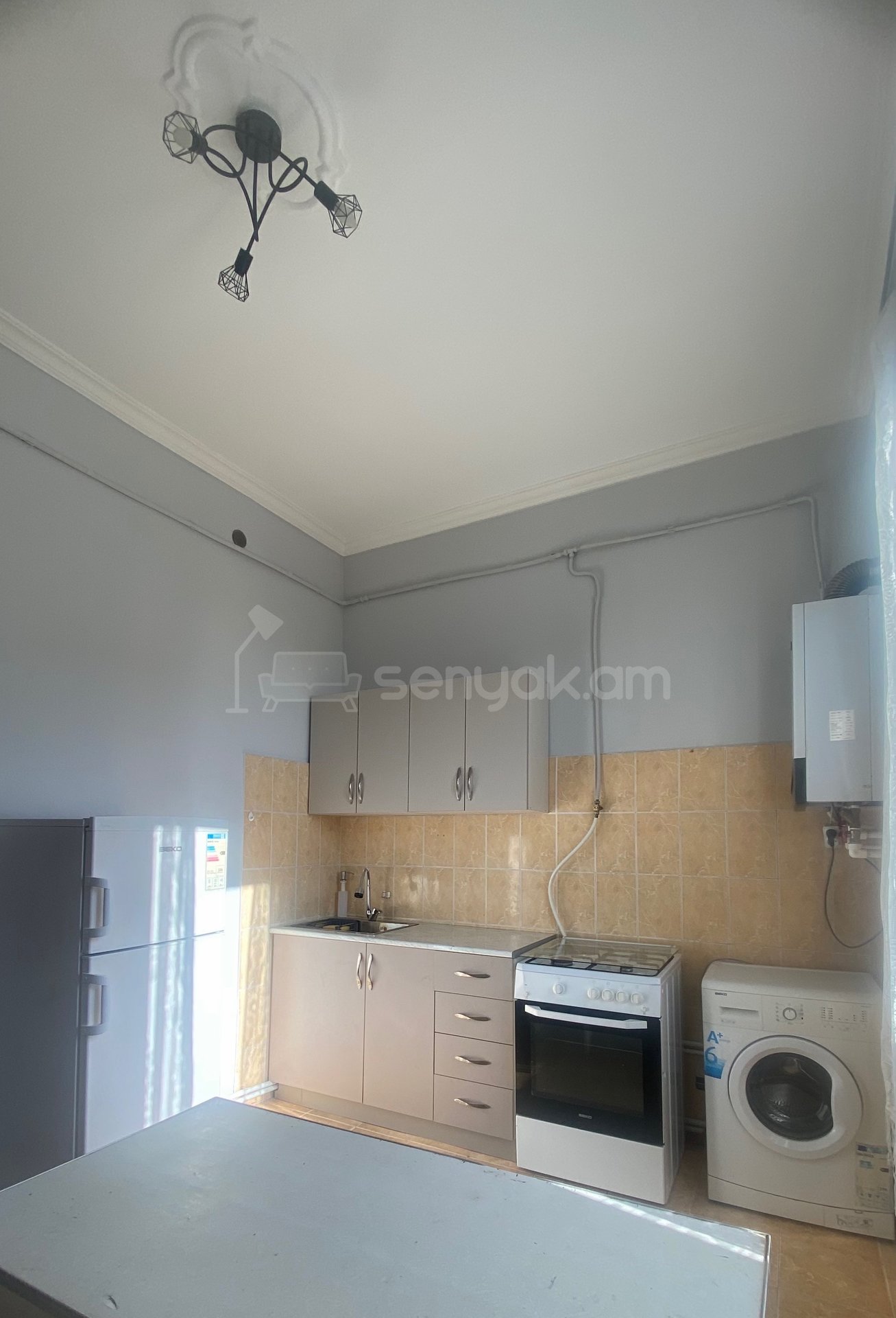 2 Սենյականոց Բնակարան Քարե Շենքում, 38քմ, 2/5 հարկ, Կոսմետիկ Վերանորոգված, Կահավորված, Արևկող