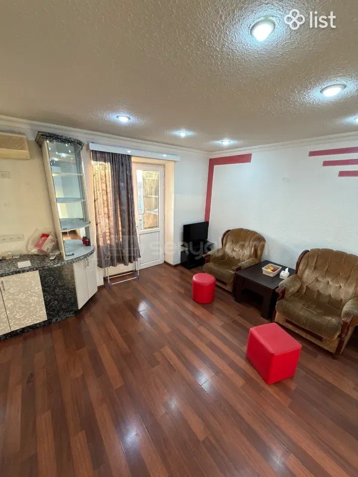 1 Սենյականոց Բնակարան Քարե Շենքում, 32քմ, 4/4 հարկ, Կապիտալ Վերանորոգված, Կահավորված, Արևկող