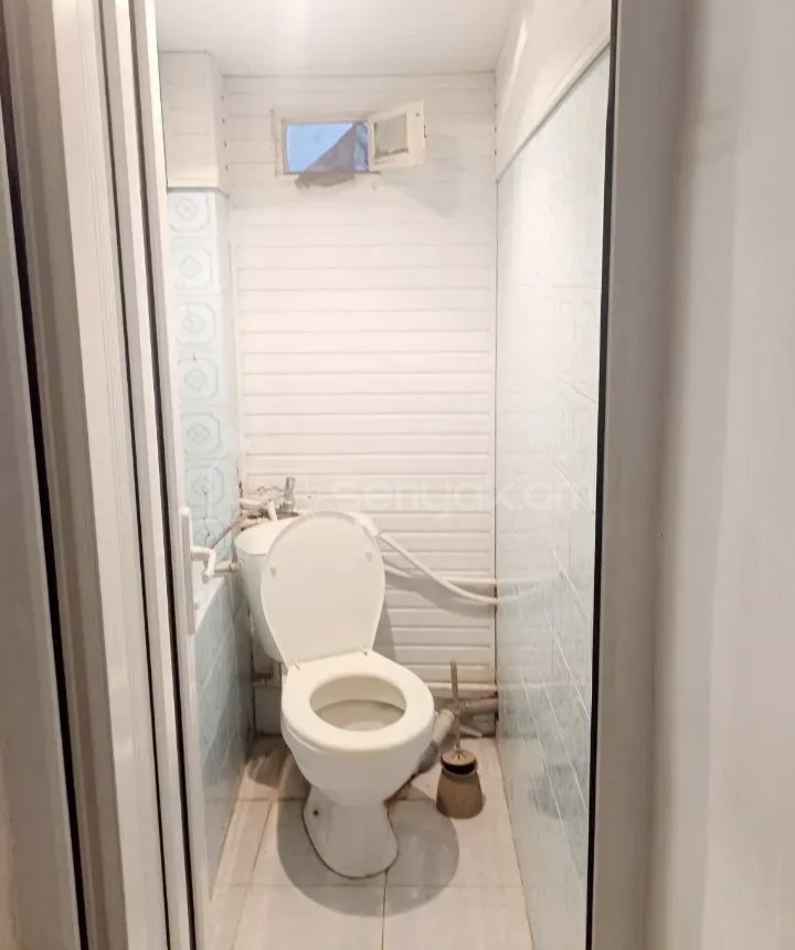 3 Սենյականոց Բնակարան Քարե Շենքում, 65քմ, 1/1 հարկ, Նորմալ Վիճակում, Կահավորված