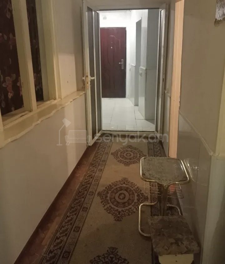 3 Սենյականոց Բնակարան Քարե Շենքում, 65քմ, 1/1 հարկ, Նորմալ Վիճակում, Կահավորված