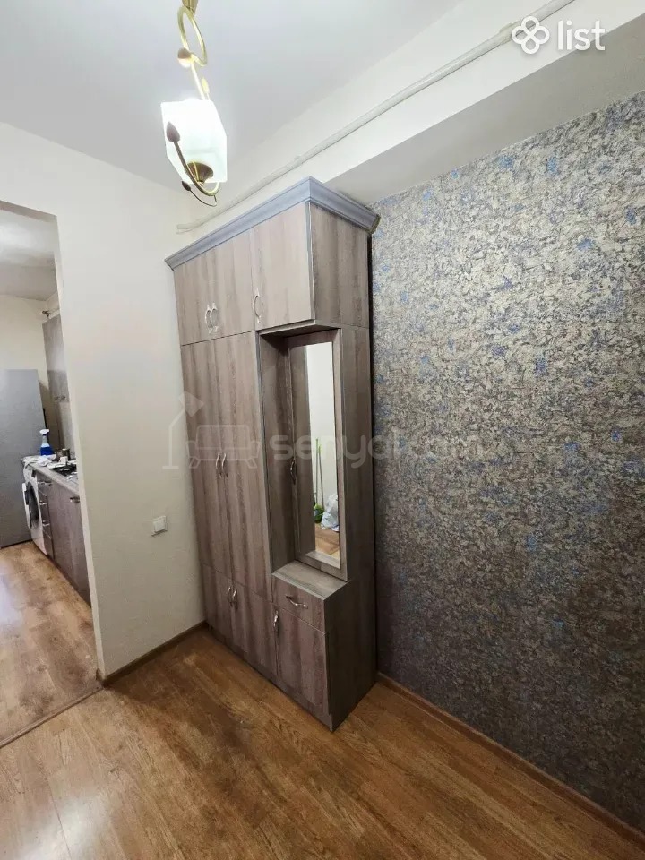 3 Սենյականոց Բնակարան Քարե Շենքում, 60քմ, 3/3 հարկ, Նորմալ Վիճակում, Կահավորված