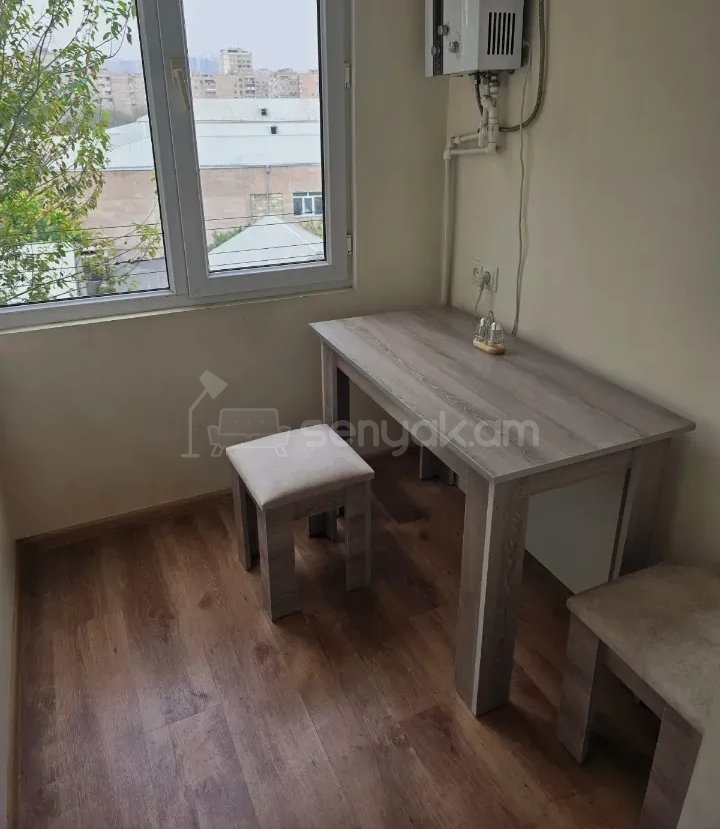 1 Սենյականոց Բնակարան, 45քմ, 4/9 հարկ, Նորմալ Վիճակում, Կահավորված