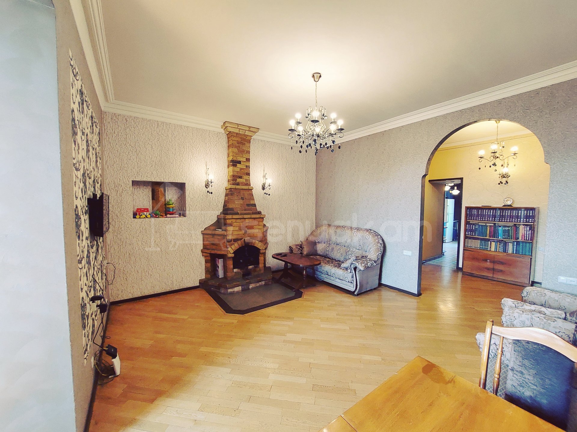 3 Սենյականոց Բնակարան Քարե Շենքում, 80քմ, 4/5 հարկ, Կապիտալ Վերանորոգված, Կահավորված, Արևկող