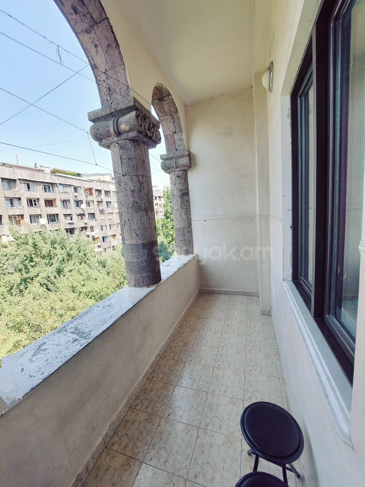 3 Սենյականոց Բնակարան Քարե Շենքում, 80քմ, 4/5 հարկ, Կապիտալ Վերանորոգված, Կահավորված, Արևկող