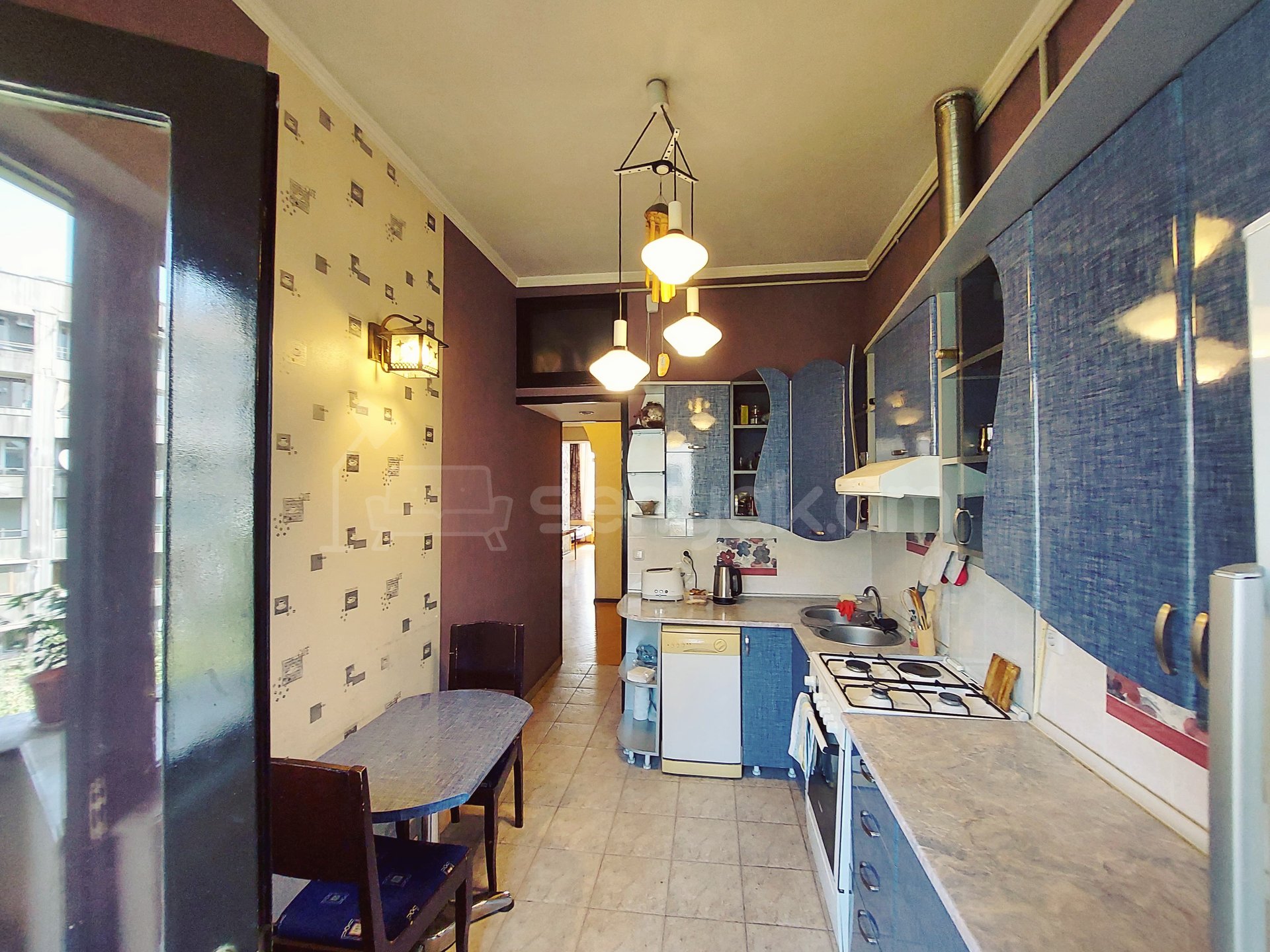 3 Սենյականոց Բնակարան Քարե Շենքում, 80քմ, 4/5 հարկ, Կապիտալ Վերանորոգված, Կահավորված, Արևկող