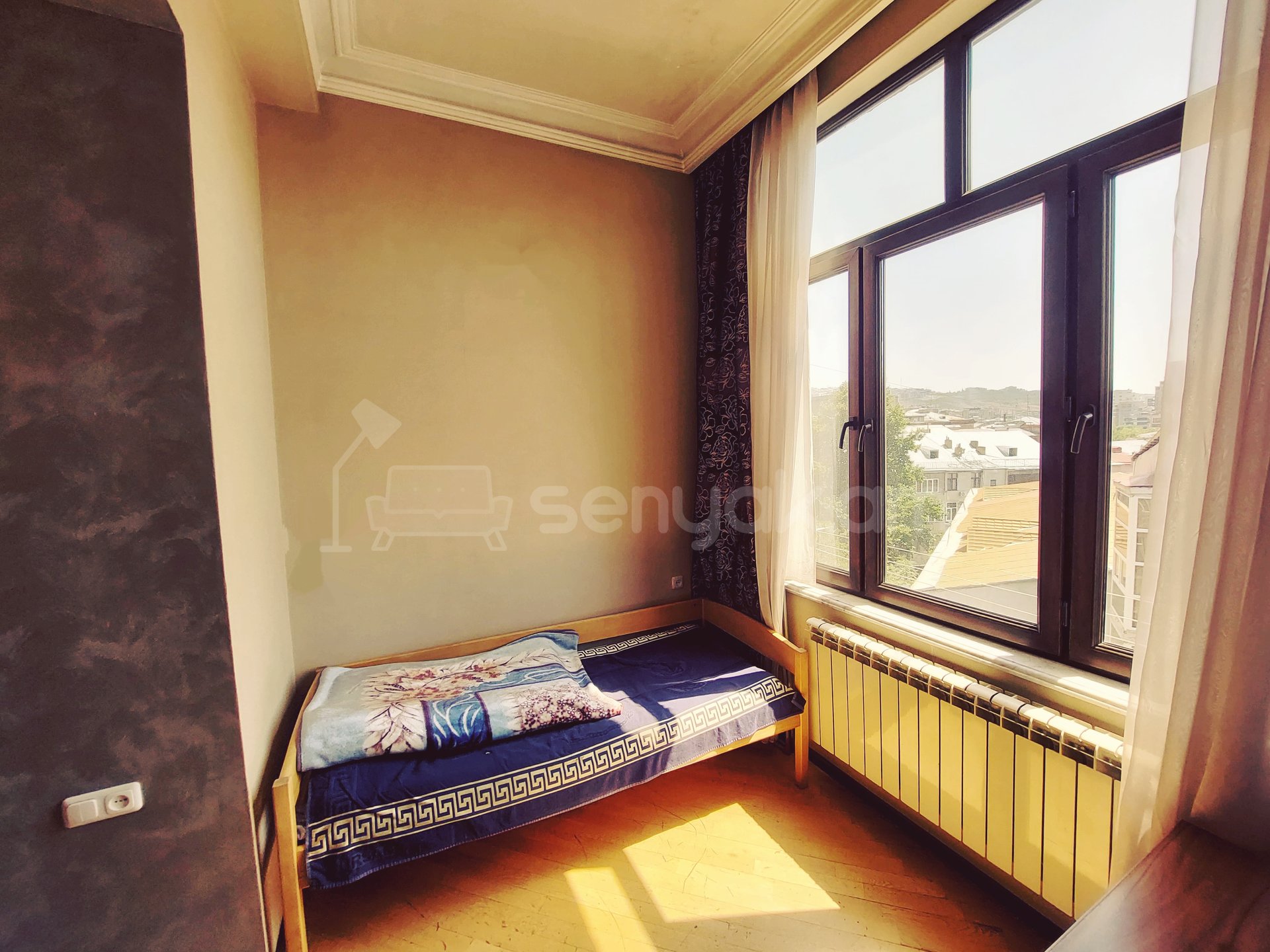 3 Սենյականոց Բնակարան Քարե Շենքում, 80քմ, 4/5 հարկ, Կապիտալ Վերանորոգված, Կահավորված, Արևկող