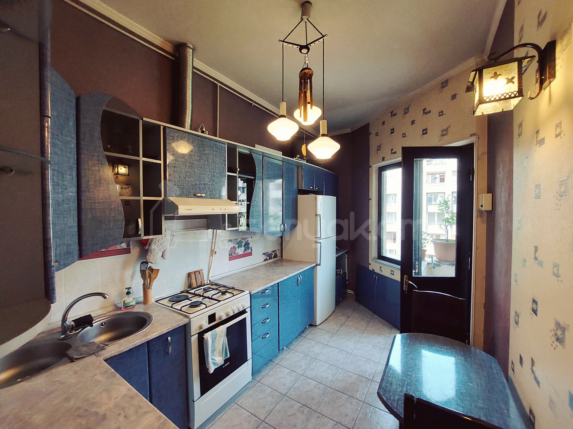 3 Սենյականոց Բնակարան Քարե Շենքում, 80քմ, 4/5 հարկ, Կապիտալ Վերանորոգված, Կահավորված, Արևկող