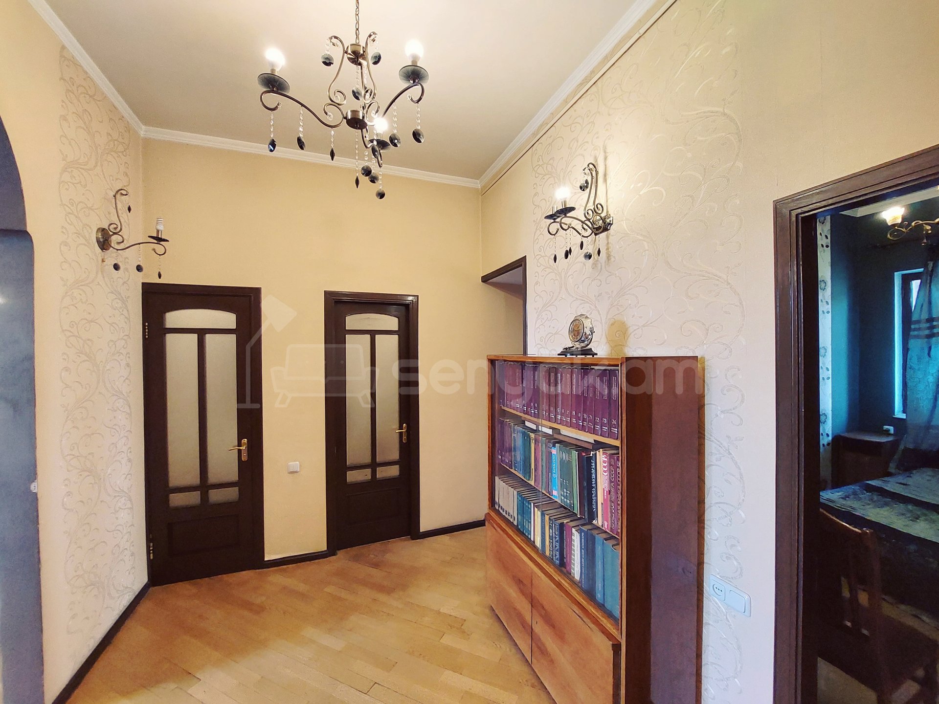 3 Սենյականոց Բնակարան Քարե Շենքում, 80քմ, 4/5 հարկ, Կապիտալ Վերանորոգված, Կահավորված, Արևկող