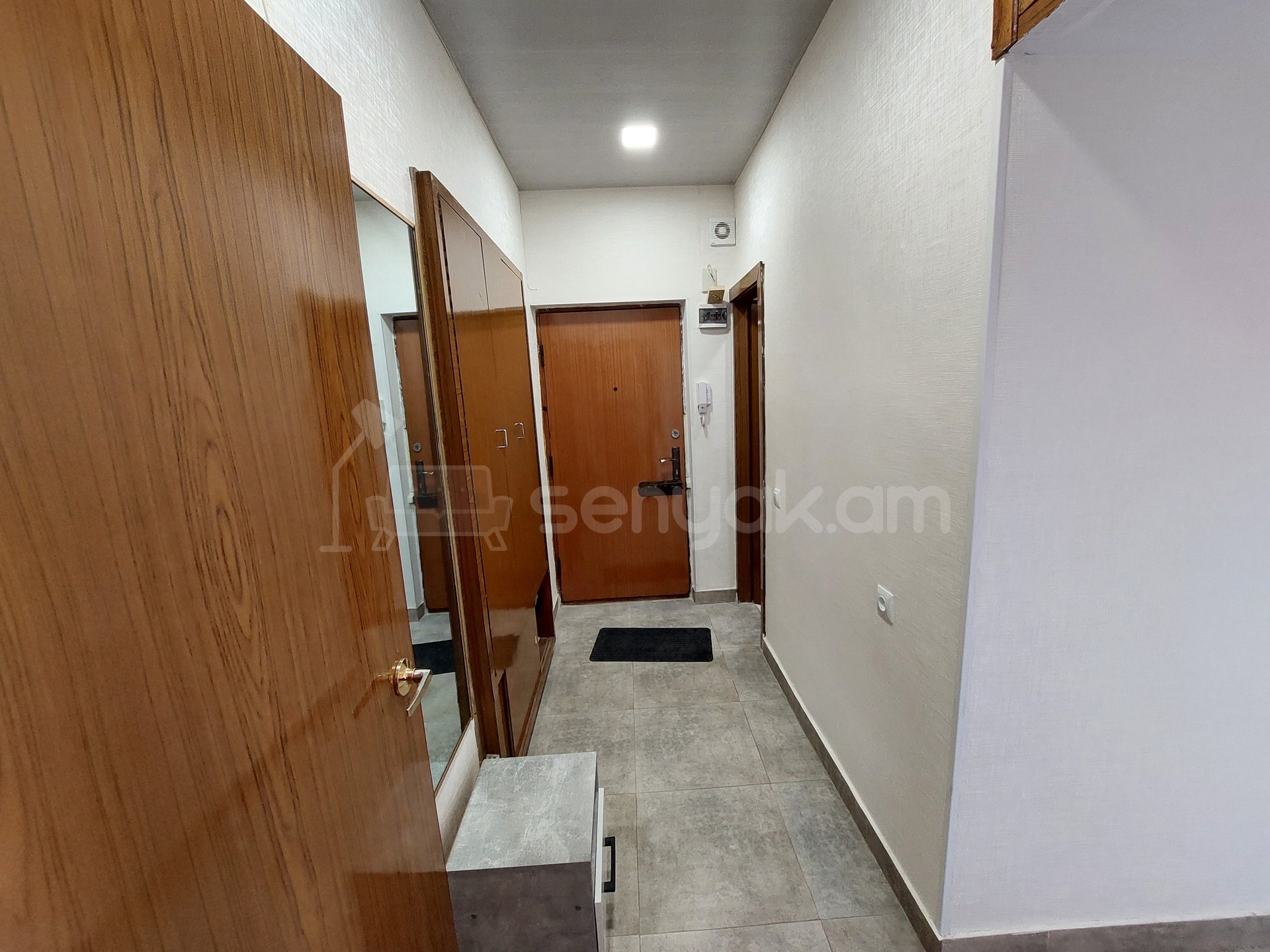 2 Սենյականոց Բնակարան Քարե Շենքում, 60քմ, 5/5 հարկ, Կապիտալ Վերանորոգված, Կահավորված, Արևկող