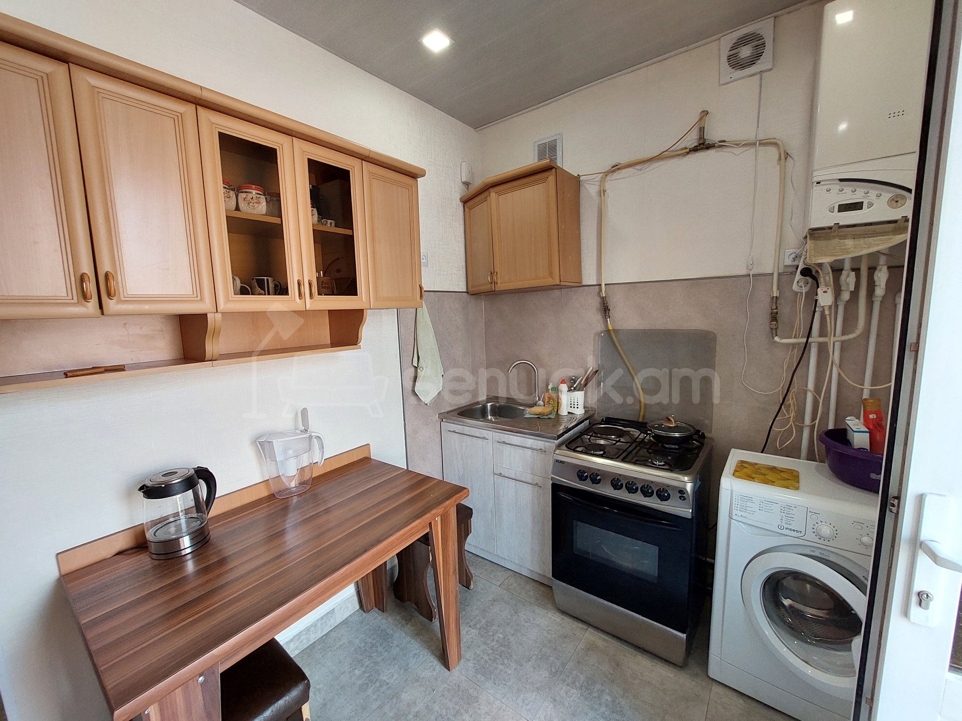 2 Սենյականոց Բնակարան Քարե Շենքում, 60քմ, 5/5 հարկ, Կապիտալ Վերանորոգված, Կահավորված, Արևկող