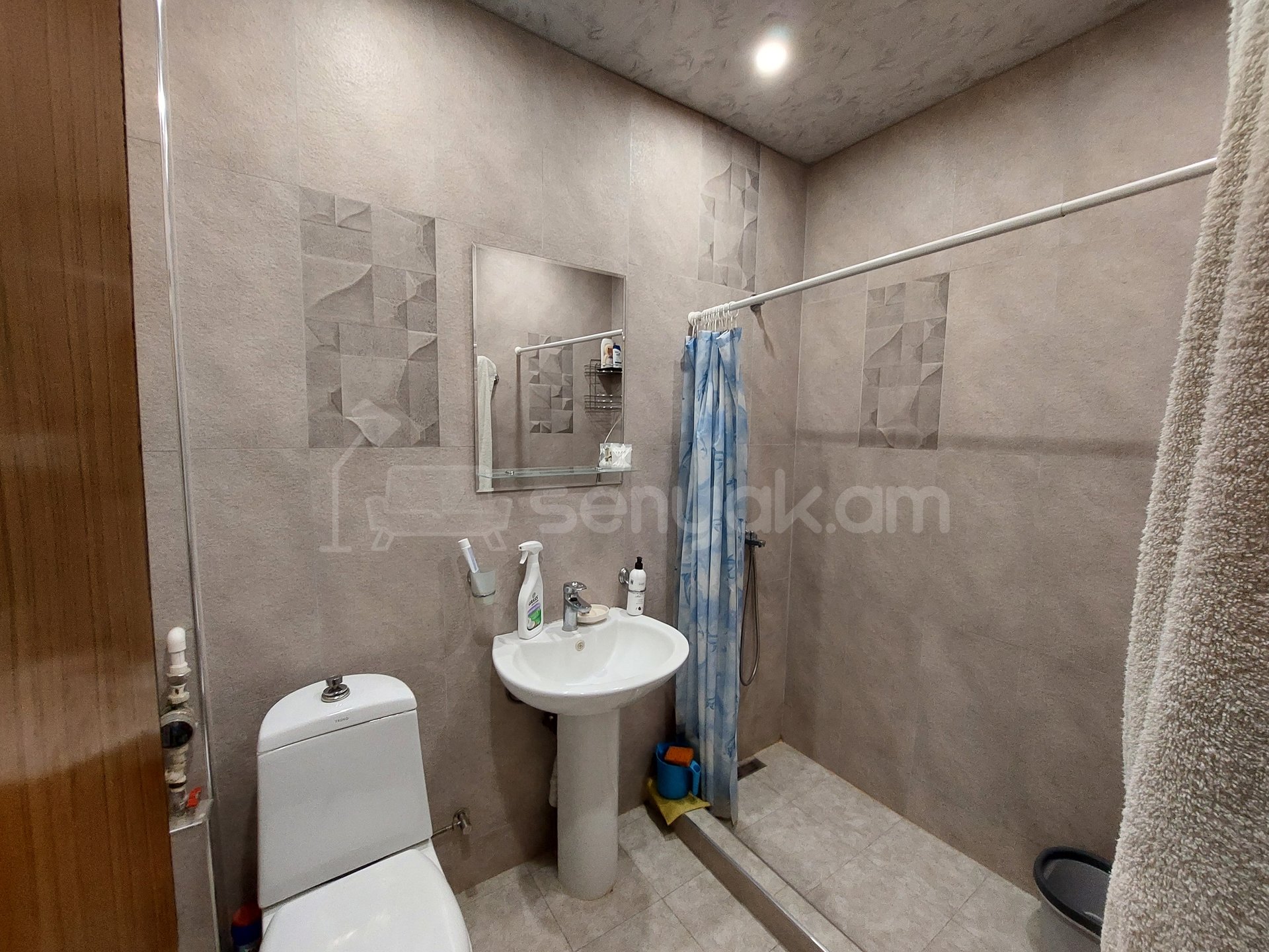 2 Սենյականոց Բնակարան Քարե Շենքում, 60քմ, 5/5 հարկ, Կապիտալ Վերանորոգված, Կահավորված, Արևկող