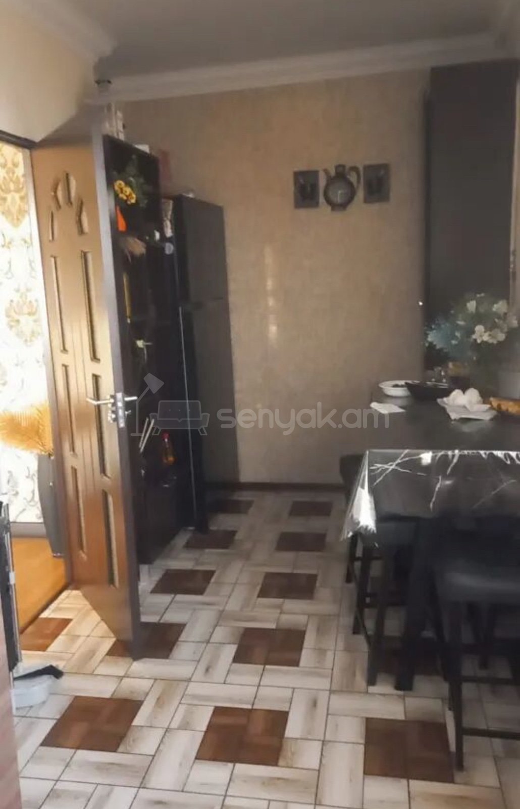 3 Սենյականոց Բնակարան Քարե Շենքում, 55քմ, 2/4 հարկ, Կապիտալ Վերանորոգված