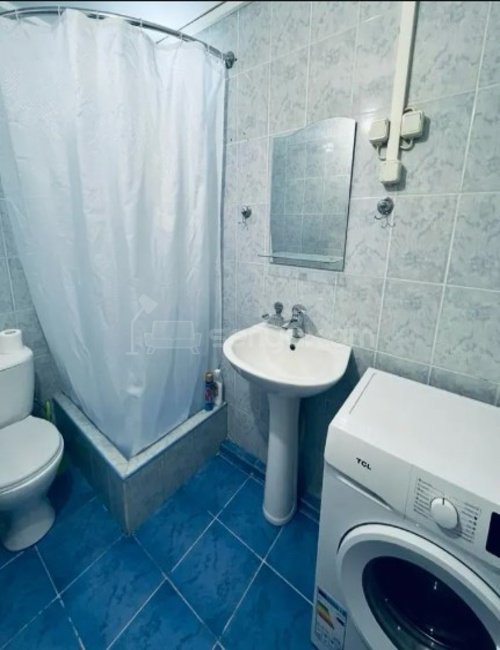 2 Սենյականոց Բնակարան Քարե Շենքում, 37քմ, 2/5 հարկ, Կոսմետիկ Վերանորոգված