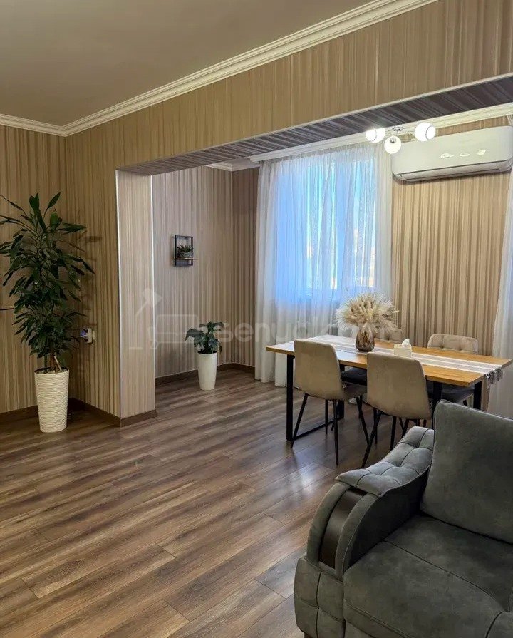 3 Սենյականոց Բնակարան Նորակառույցում, 115քմ, 2/15 հարկ, Կապիտալ Վերանորոգված